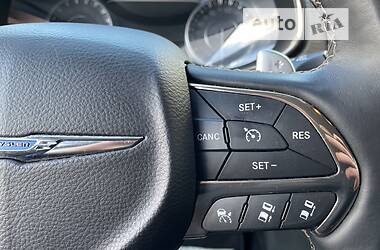 Седан Chrysler 200 2015 в 