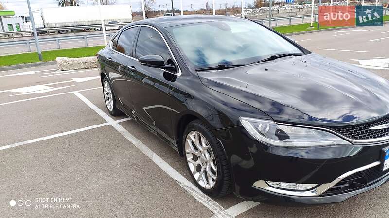 Седан Chrysler 200 2015 в Киеве