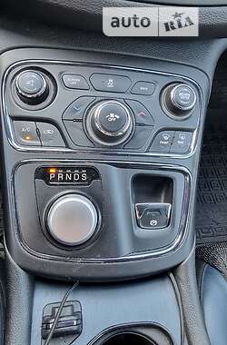 Седан Chrysler 200 2014 в 