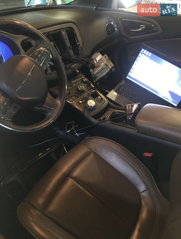 Седан Chrysler 200 2015 в Броварах