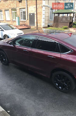 Седан Chrysler 200 2015 в Броварах