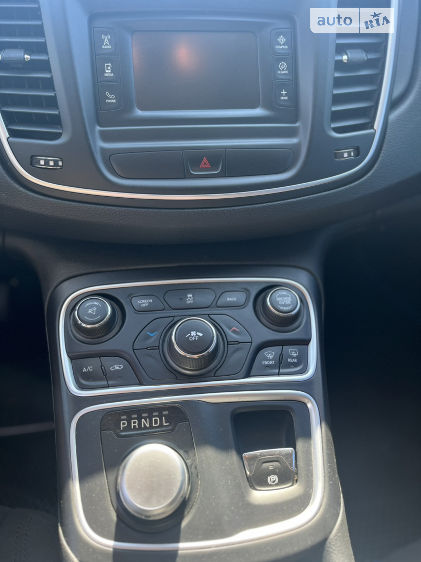 2014 Chrysler 200 - мініатюра 9