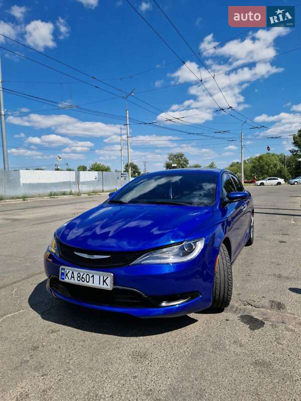 Седан Chrysler 200 2015 в Киеве