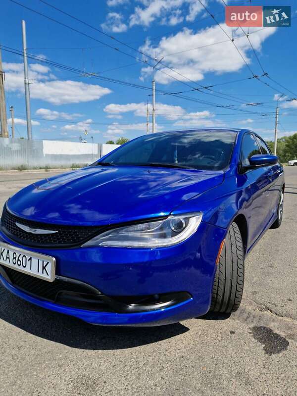 Седан Chrysler 200 2015 в Киеве