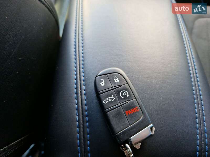 Седан Chrysler 200 2015 в Киеве