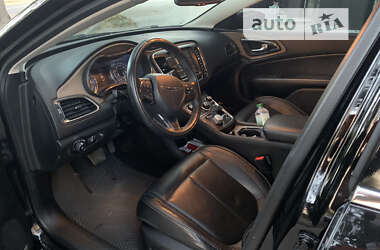 Седан Chrysler 200 2015 в 
