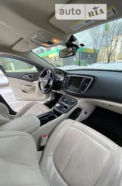 Седан Chrysler 200 2014 в 