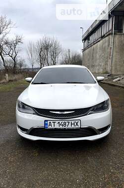 Седан Chrysler 200 2015 в 