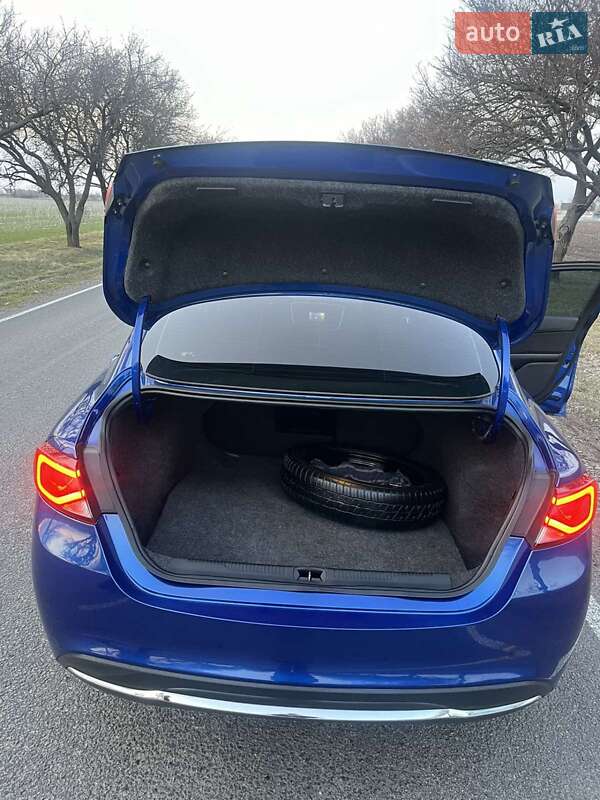 Седан Chrysler 200 2014 в Новомосковске