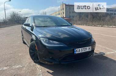 Седан Chrysler 200 2016 в Малині