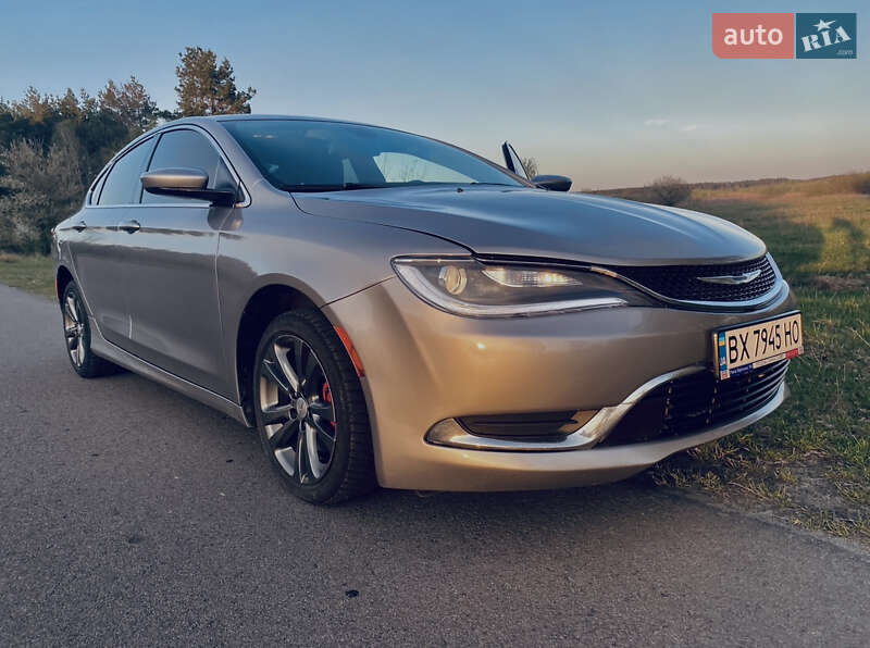 Седан Chrysler 200 2015 в 