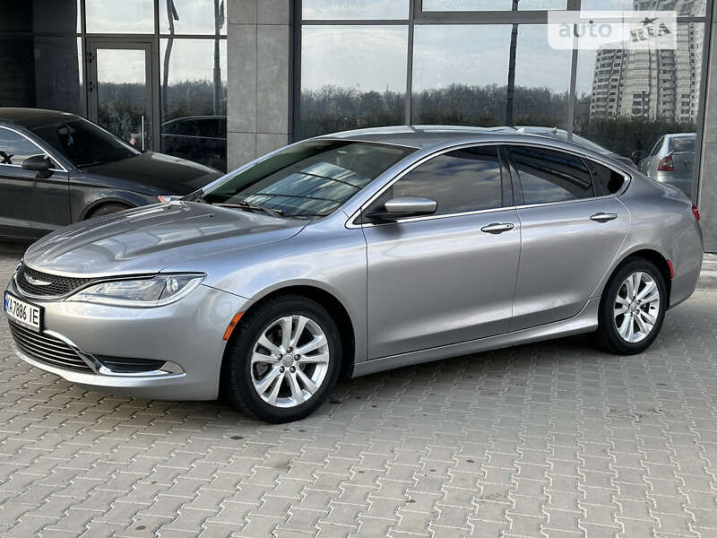 Седан Chrysler 200 2016 в Киеве