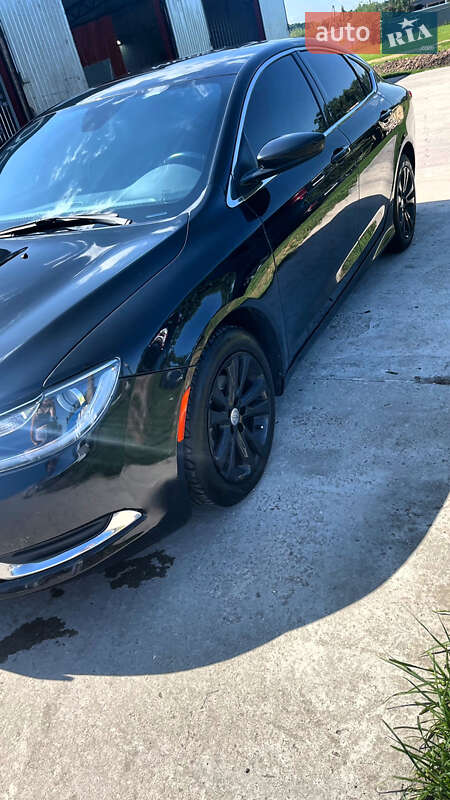 Седан Chrysler 200 2015 в Киеве