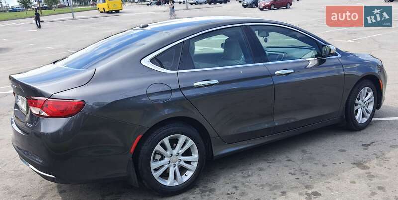 Седан Chrysler 200 2015 в Киеве