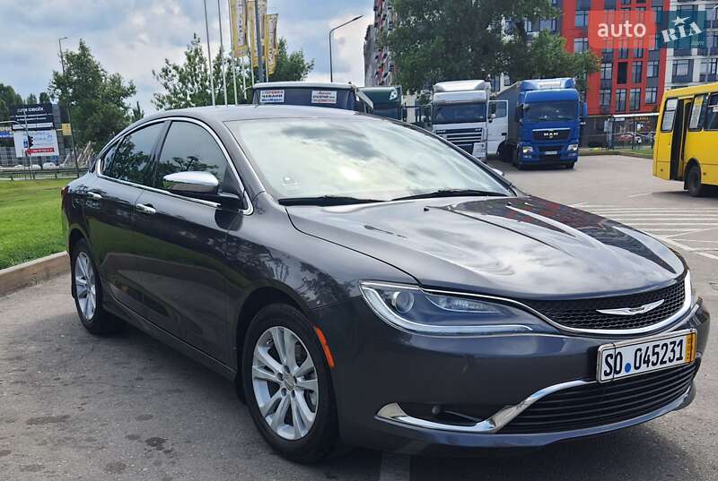 Седан Chrysler 200 2015 в Киеве