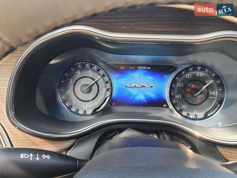 Седан Chrysler 200 2015 в Киеве