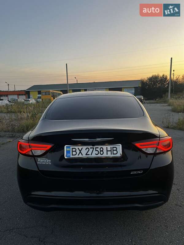 Седан Chrysler 200 2015 в Шепетовке