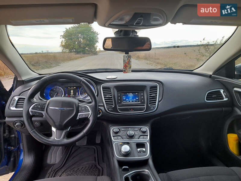 Хэтчбек Chrysler 200 2015 в Радомышле