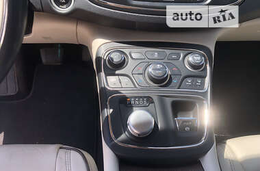 Седан Chrysler 200 2014 в 