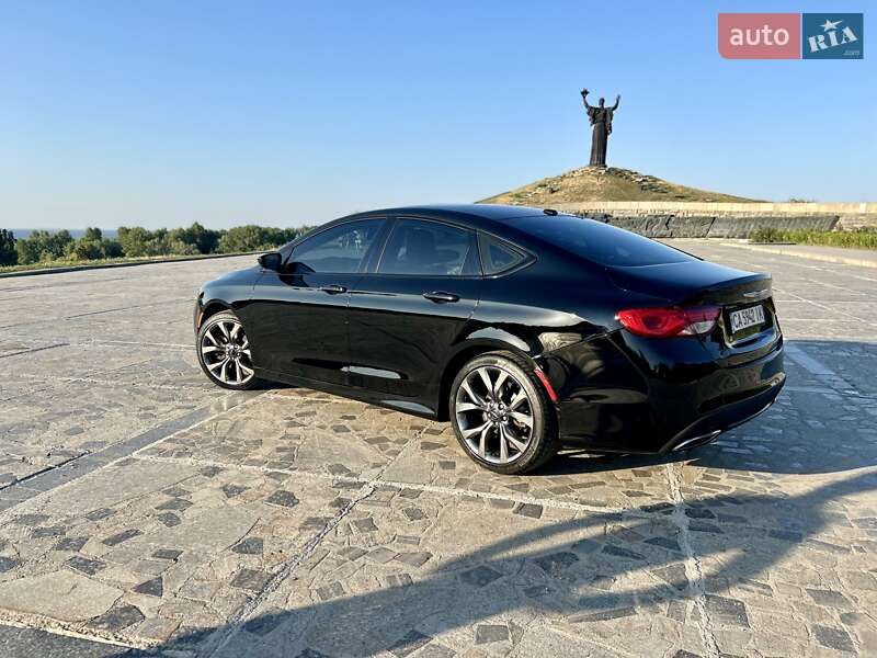 Седан Chrysler 200 2015 в Черкасах
