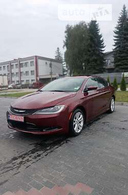 Седан Chrysler 200 2015 в Рівному