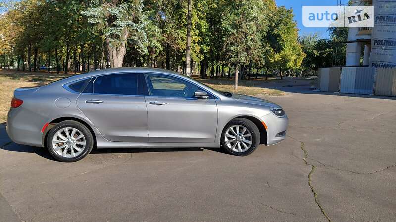 Седан Chrysler 200 2015 в Києві