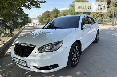 Седан Chrysler 200 2013 в Новомосковську