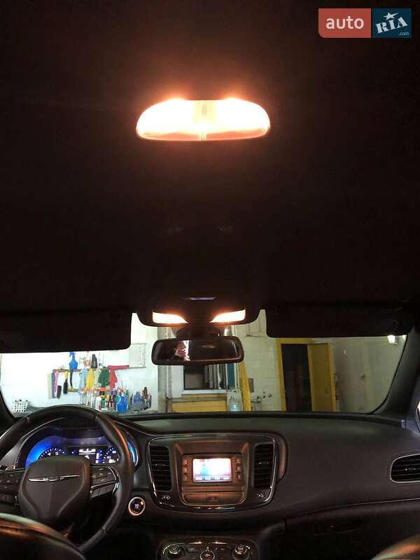 Седан Chrysler 200 2015 в Одессе