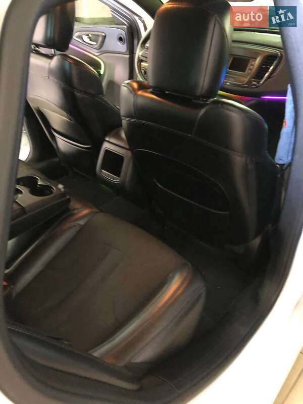 Седан Chrysler 200 2015 в Одессе