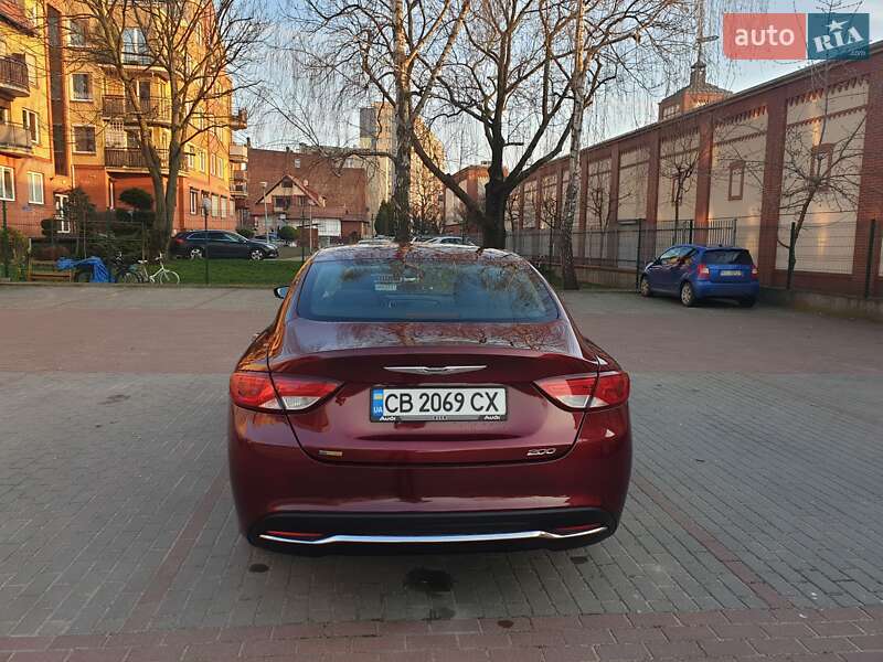 Седан Chrysler 200 2015 в Чернигове