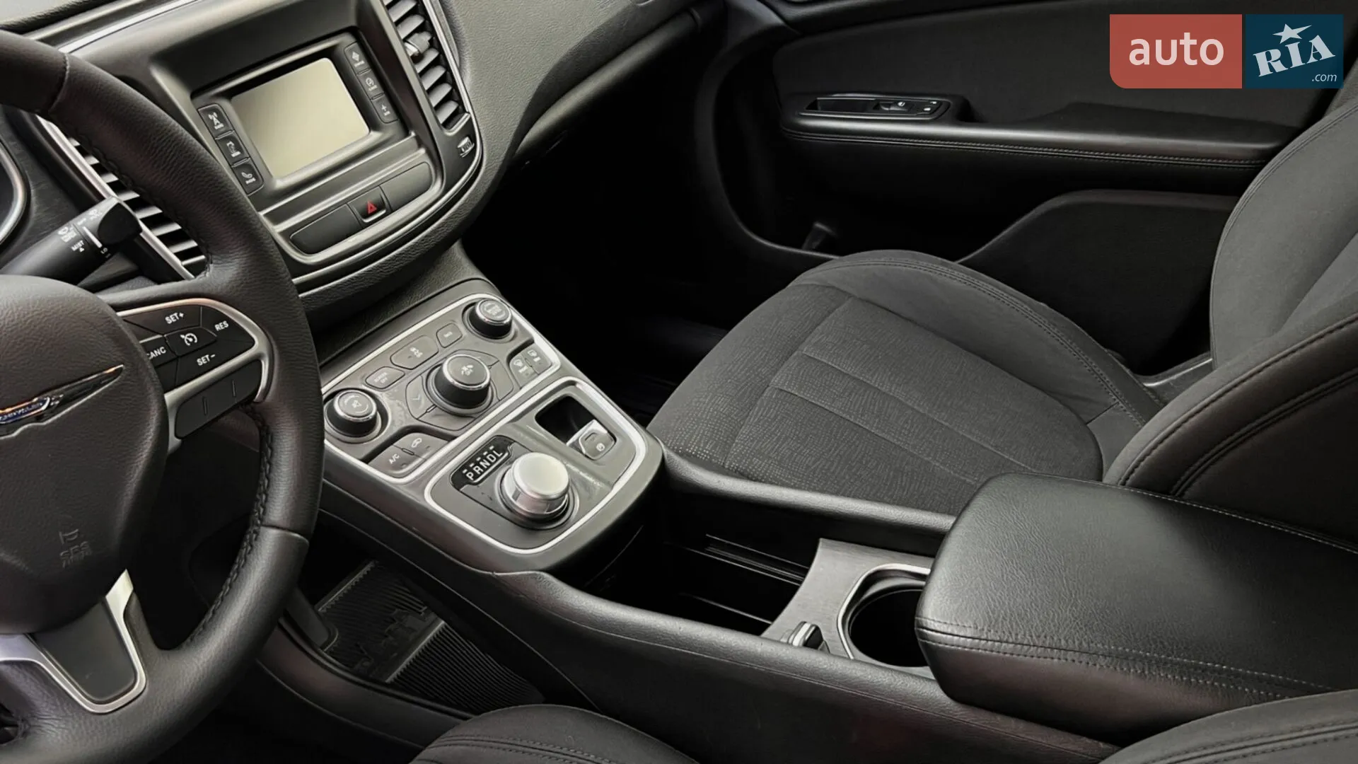 2015 Chrysler 200 - мініатюра 9
