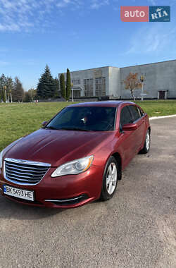 Седан Chrysler 200 2013 в Ровно