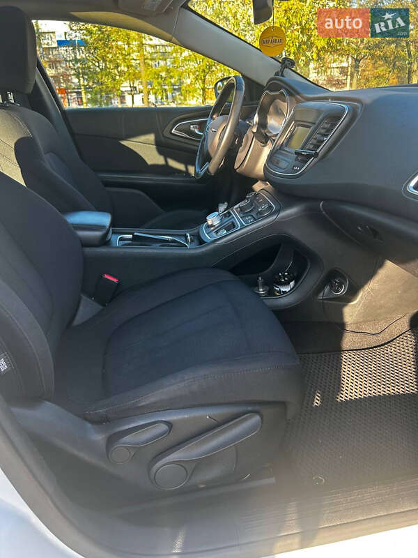 Седан Chrysler 200 2014 в Киеве фото 22 Седан Chrysler 200 2014 в Киеве
