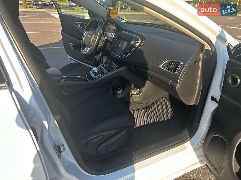 Седан Chrysler 200 2014 в Киеве фото 23 Седан Chrysler 200 2014 в Киеве