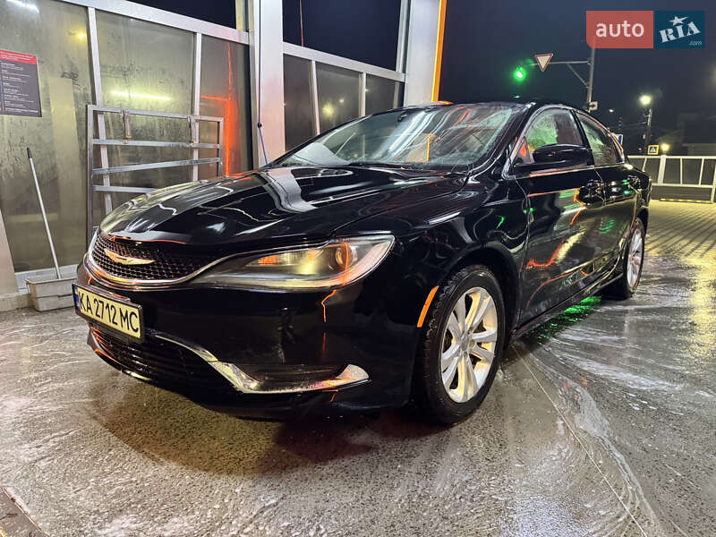 Седан Chrysler 200 2015 в 