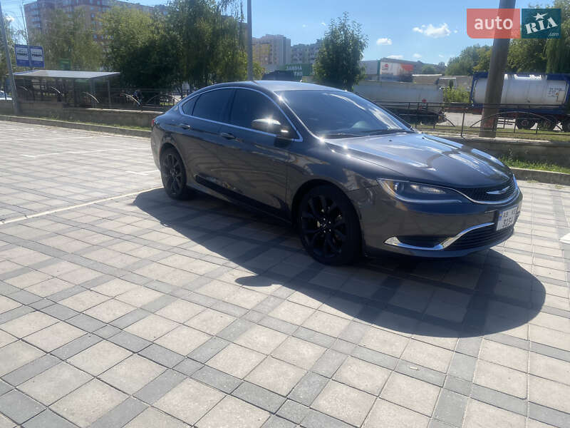Седан Chrysler 200 2015 в Вінниці