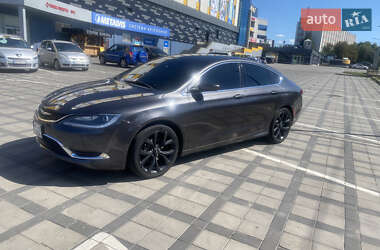 Седан Chrysler 200 2015 в 