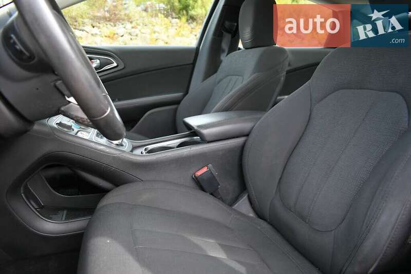 Седан Chrysler 200 2016 в Львове фото 9 Седан Chrysler 200 2016 в Львове