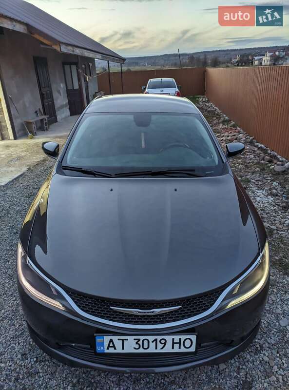 Седан Chrysler 200 2015 в Ивано-Франковске