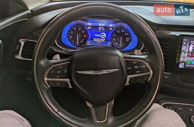Седан Chrysler 200 2015 в 