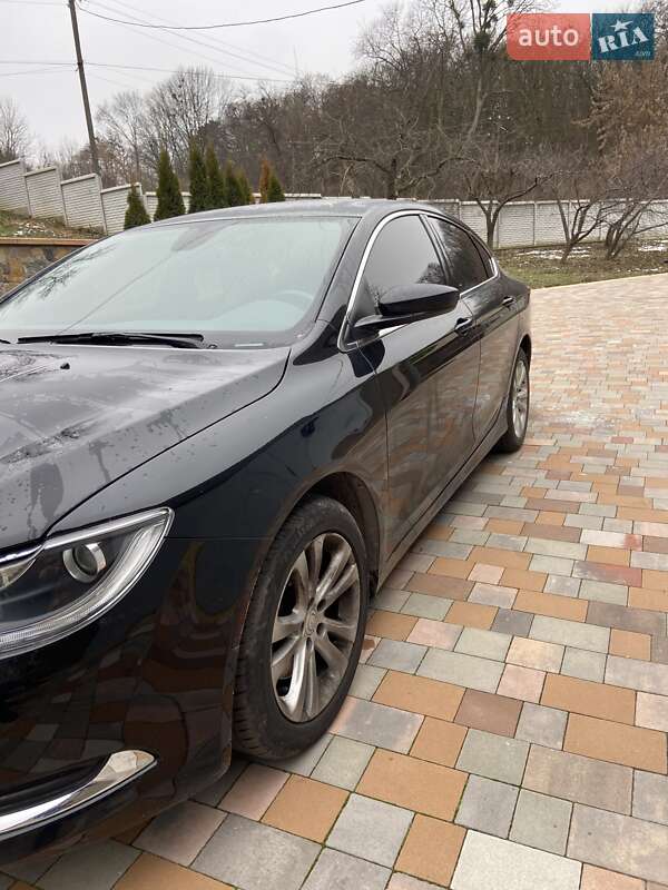 Седан Chrysler 200 2015 в Тетиеве