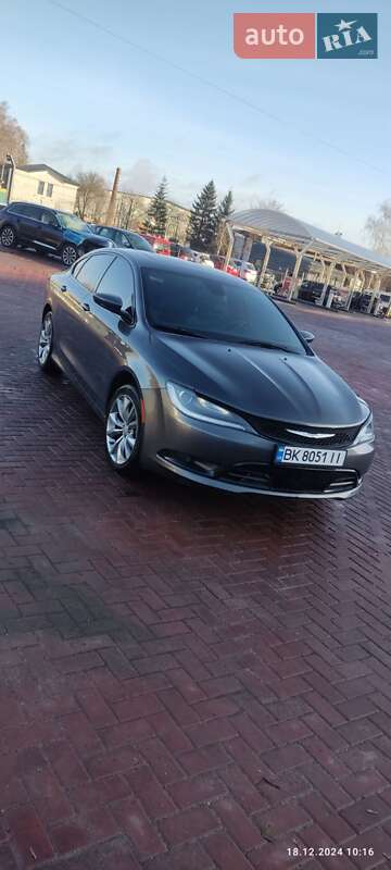 Седан Chrysler 200 2016 в Рівному