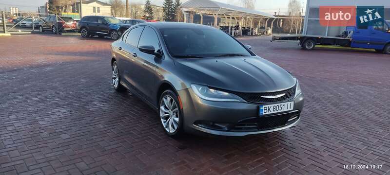 Седан Chrysler 200 2016 в Рівному
