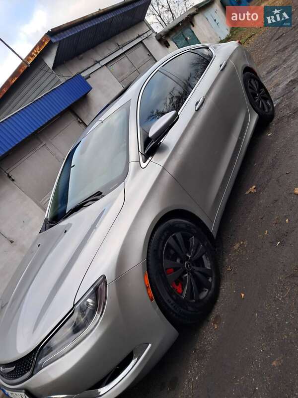 Седан Chrysler 200 2014 в Першотравенске