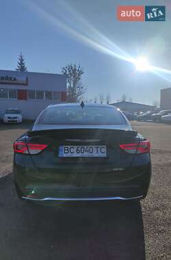 Седан Chrysler 200 2015 в Львове