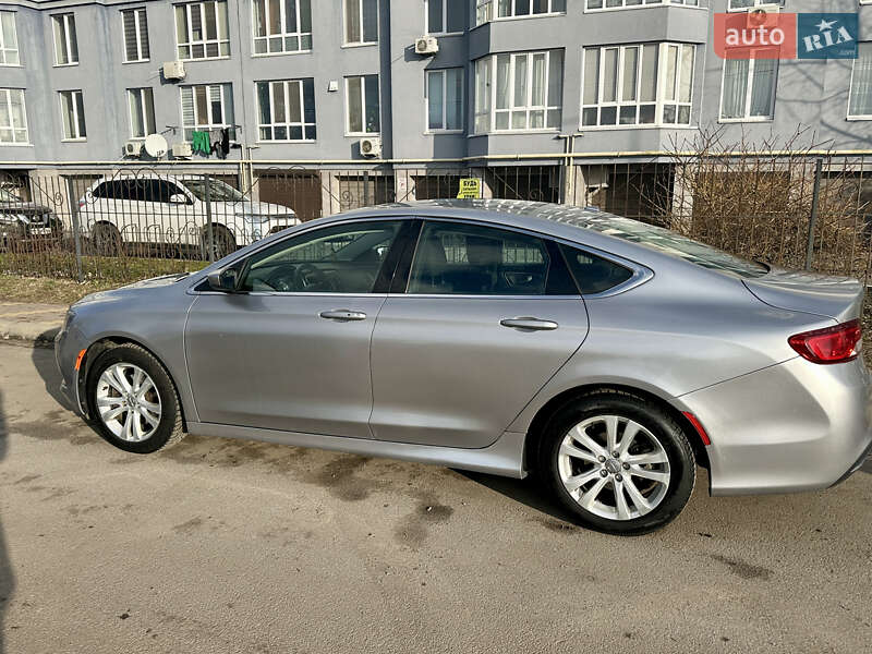 Седан Chrysler 200 2015 в Киеве