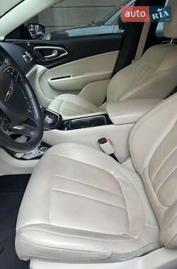 Седан Chrysler 200 2015 в 