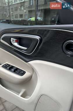 Седан Chrysler 200 2015 в 
