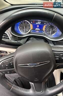 Седан Chrysler 200 2015 в 