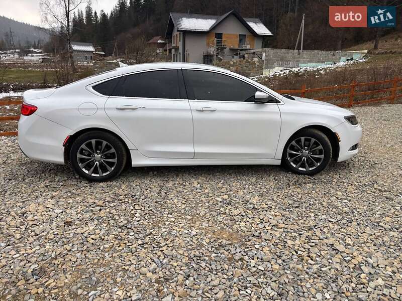 Седан Chrysler 200 2014 в Александрие